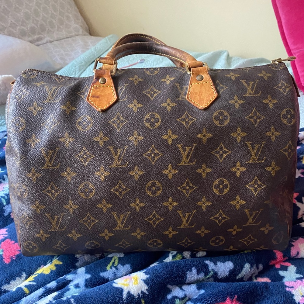 Louis Vuitton Speedy 35